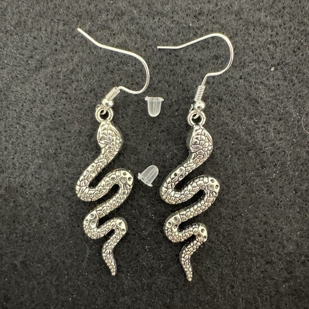 Silver Tone Snake Dangle Drop Earrings Metal Hook Closure Animal Theme